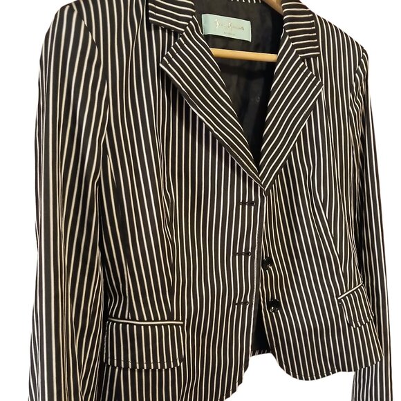 GUESS Black & White Stripe Jacket (NWOT) - Picture 3 of 8